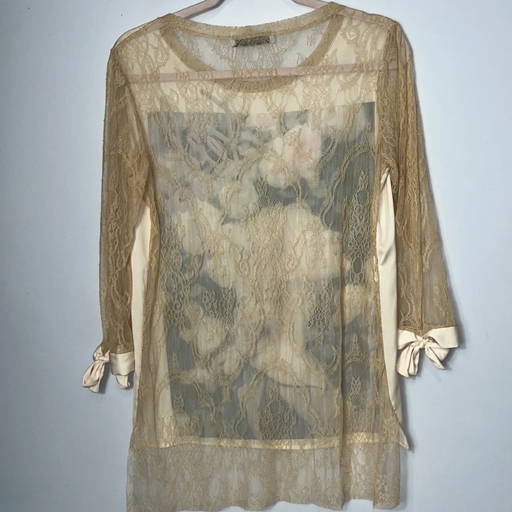 Rinascimento Lace Blouse - Picture 8 of 11